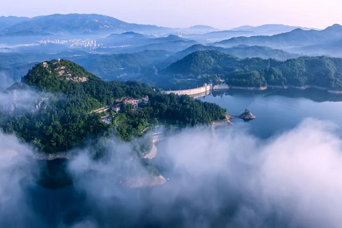 Xiangshan Lake